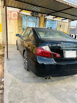 ئینفینیتی M